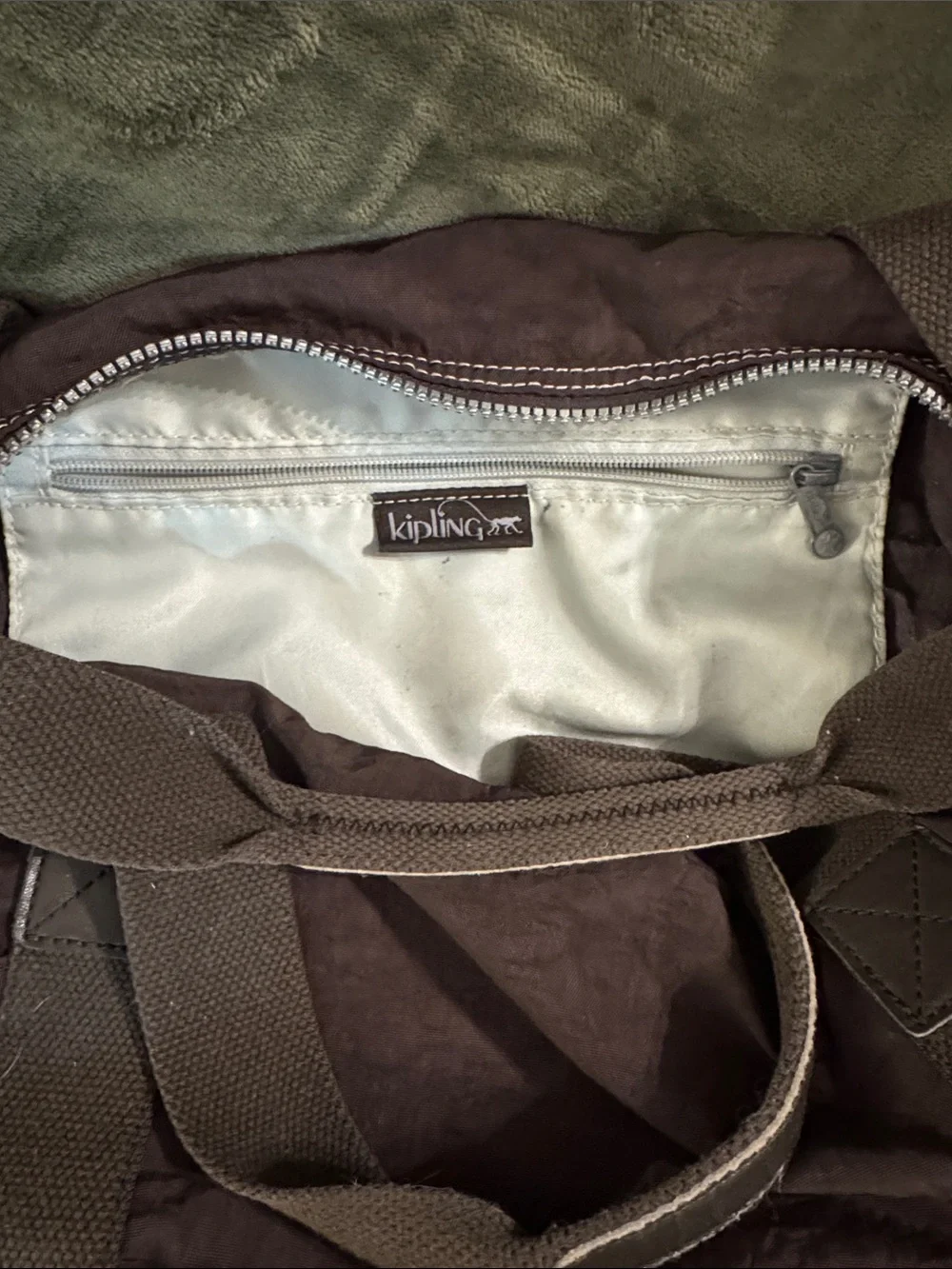 Kipling lightweight nylon
